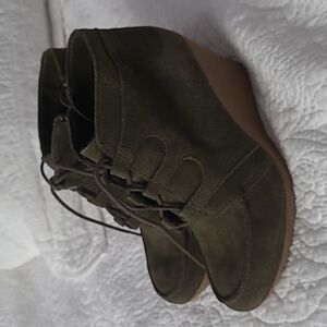 Nine West Suede Wedge Boots Olive Green 6.5